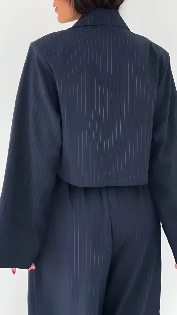 Zara™ | Completo due pezzi con pantaloni ampi e blazer corto